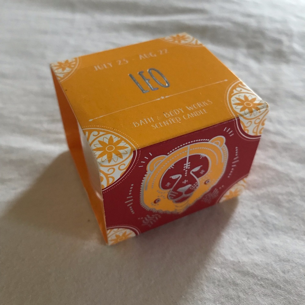 Bath & Body Works Leo Zodiac candle